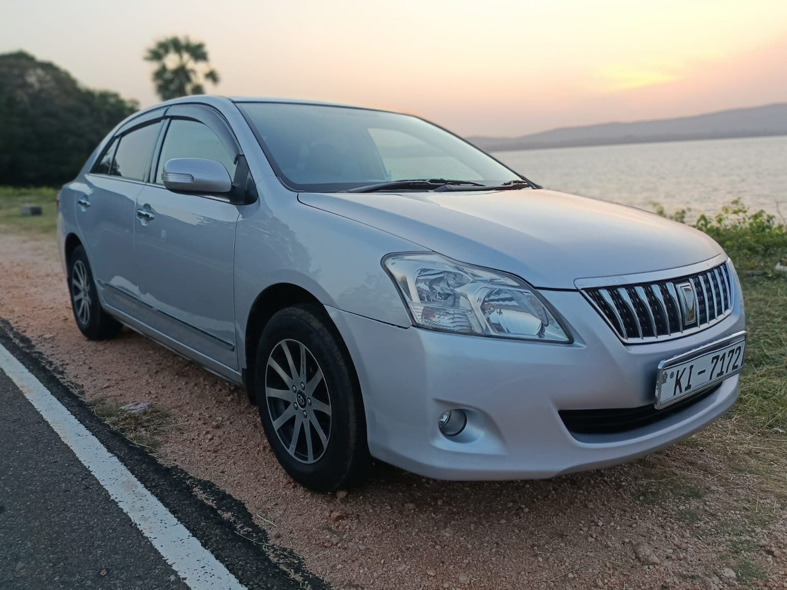 Toyota Premio - Image 3